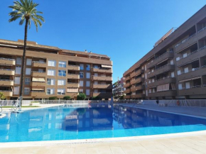 Moderno apartamento centrico con piscina y parking